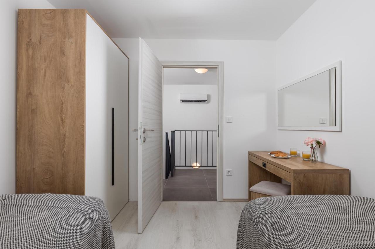 Holiday Homes Ostro Kraljevica Exterior photo